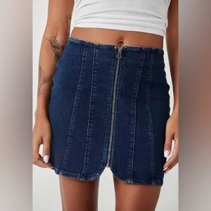 Free People Layla High-Waisted Zip Front mini skirt in Deep Indigo.  NWT.